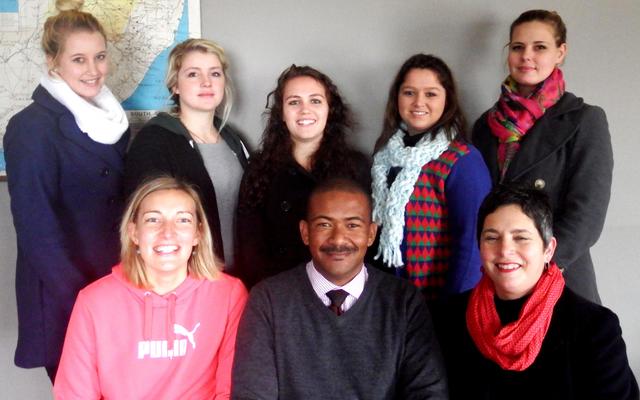 Voor vlnr is Melissa Doyle, Tommy Volkwyn (Skoolhoof) en Maresa de Villiers. Agter hulle is die skool se proefstudente, met vlnr Lisa-Mari Brand, Chanté Esterhuizen, Anja Voigt, Hannemie de Jongh en Bianca Germishuizen.